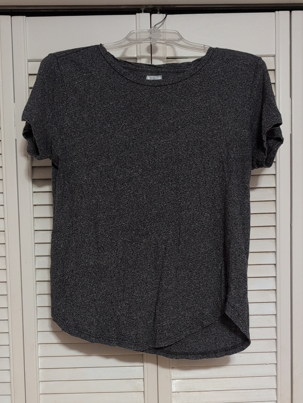 Tailgate Women's Short Sleeve Crewneck Tee - Charcoal Gray, Size Medium